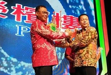 Bupati Suyatno Berharap Pengusaha Asal Rohil Bangun Pabrik 