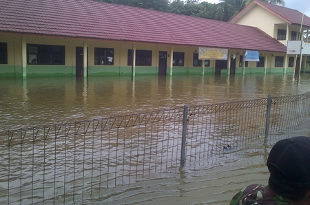 Banjir di Kampar Rusak Puluhan Sekolah, Berikut Datanya 
