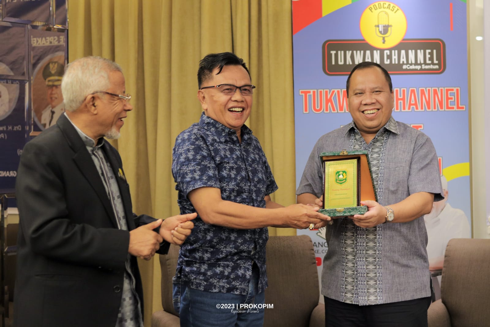 Jadi Pembicara Kunci Dialog Tukwan Channel, Plt Bupati Asmar Ajak Seluruh Elemen Memajukan Meranti