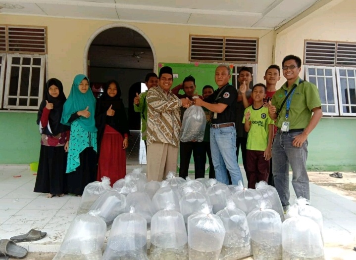 PT RAPP Salurkan Puluhan Ribu Bibit Ikan di Langgam