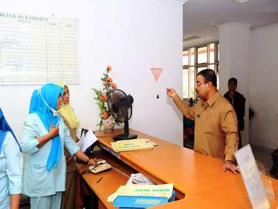 Hari Pertama Kerja Usai Liburan Idul Fitri Bupati Sidak RSUD Karimun