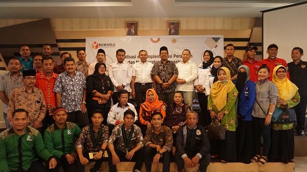 Bersama Bawaslu Riau, Anggota DPR RI bdul Wahid Sosialisasikan Peraturan Bawaslu 