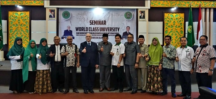 LPPM UIR Seminarkan Tantangan Universitas Hadapi Era Industri 4.0 Bersama Prof. Luiz dari Inggris
