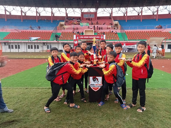Wakili Riau, SSB Junior PTPN V Bawa Pulang Tropi Liga Anak Nusantara Yogyakarta