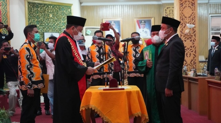 Baharuddin Resmi Menjabat Ketua DPRD Kabupaten Pelalawan