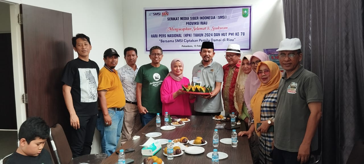 Peringati HPN 2024, SMSI Riau Do'a Bersama dan Potong Tumpeng
