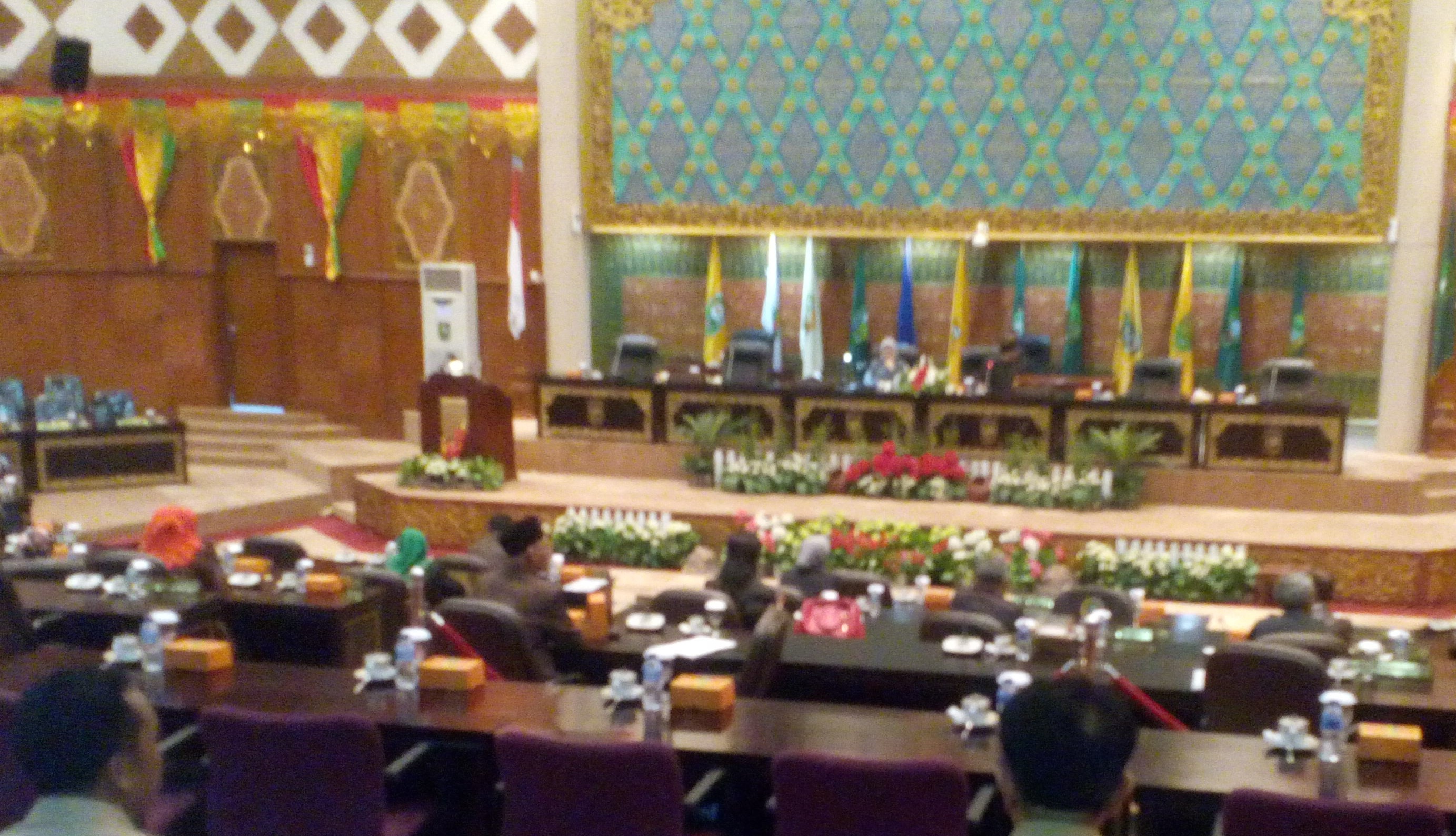 Pimpinan  Berikan Izin Dinas Luar, Rapat Hanya di Hadiri 31 Dewan minus Korfopimda.