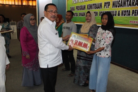 22 UKM Rohul dan Pekanbaru Terima Dana Bantuan PTPN V