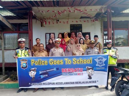 Lewat Police Goes To School, Polsek Bangko Berikan Penyuluhan Tertib Berlalu Lintas