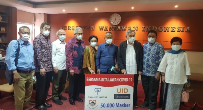 PWI Terima Sumbangan 50 Ribu Masker dari Gajah Tunggal Group