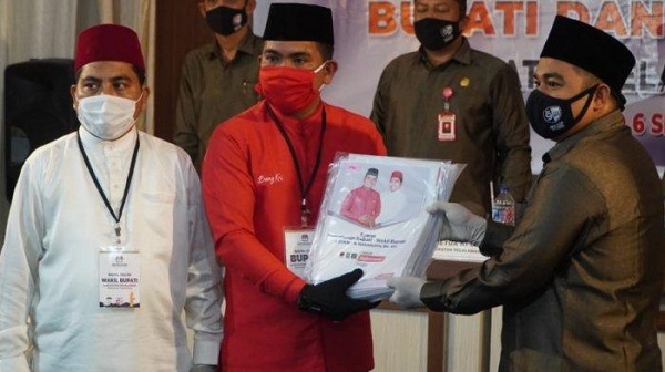 Calon Pertama Mendaftar, Pasangan Zukri-Nasar Ingin Mensejahterakan Rakyat