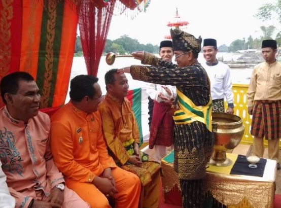    Lestarikan Tradisi Budaya Sambut Ramadhan, Pemkab Pelalawan Laksanakan Belimau Kasai  