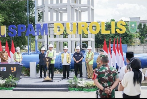 Bupati Rohil Dampingi Presiden RI Resmikan SPAM Durolis