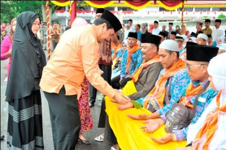Wabup Khairizal Resmi Lepas Keberangkatan JCH Inhu