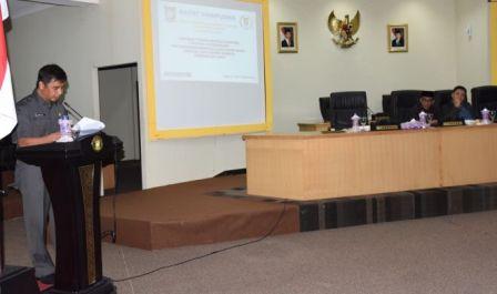 Sampaikan LKPj AMJ 2011-2016 Melalui Asisten, Paripurna DPRD Kampar di Hujani Interupsi 