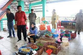 Di Karimun, Pedagang Ancam Petugas Dengan Pisau Cutter