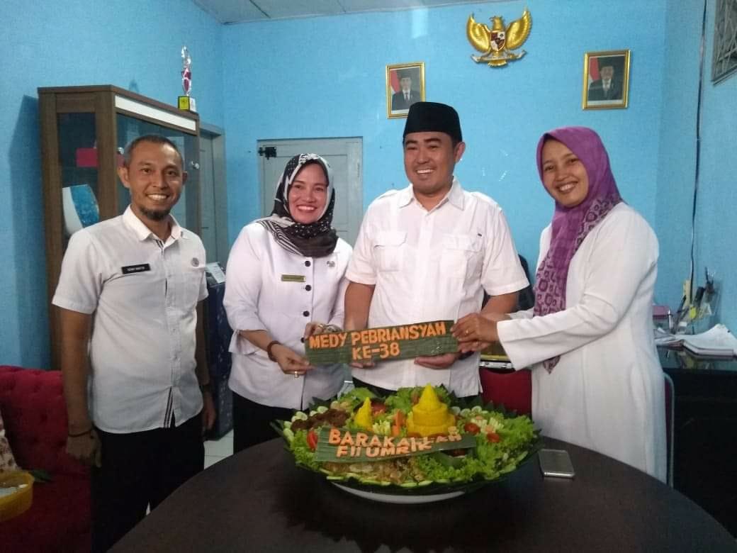 Peringati Ultah, Kadis Kominfosan Ajak Jajarannya Membangun Kekompakan