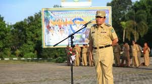 Bupati Minta Camat dan Kades se Rohul Peduli dan Wujudkan Kebersihan Lingkungan