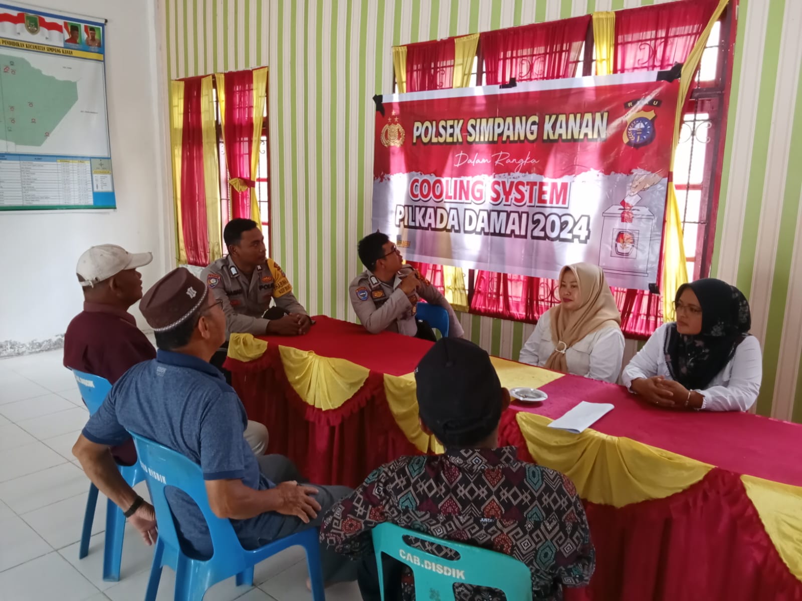 Polsek Simpang Kanan, Kanit Binmas Dan Bhabinkamtibmas Serukan Pilkada Damai Ke Masyarakat Bukit Damar