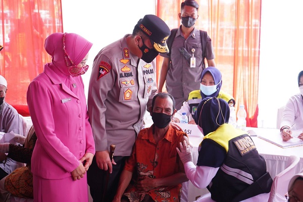Kapolda Riau : Layani Masyarakat Tanpa Pamrih