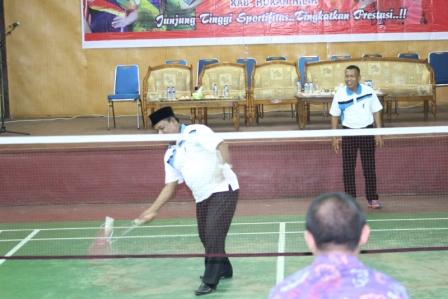  Buka Badminton U-85, Wabup : Olah Raga Harus Berkembang