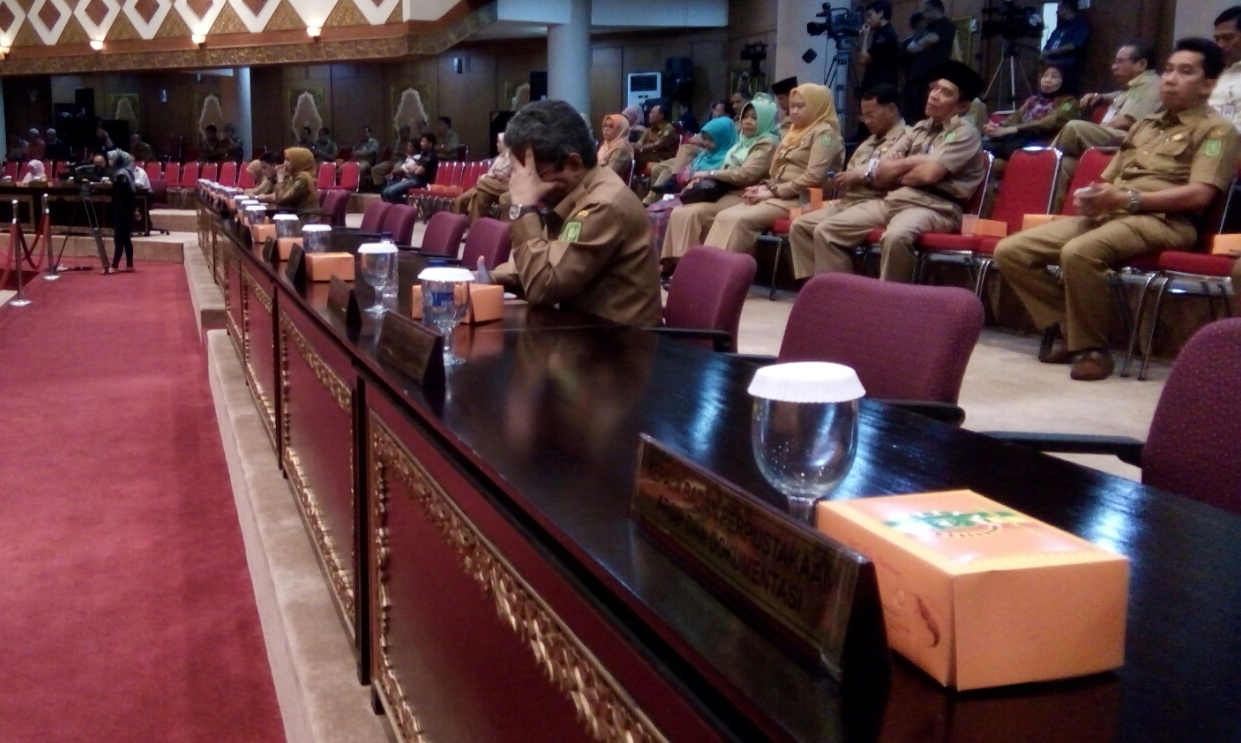 Paripurna Penyampaian Laporan Reses Tak Dihadiri Gubernur, DPRD Riau Kecewa
