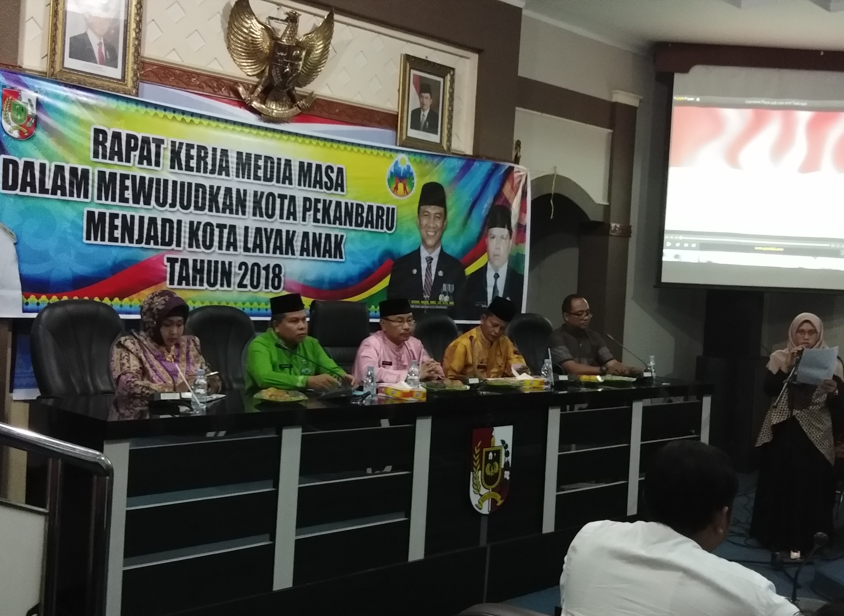 DPPPA Gelar Rapat Media Massa Dalam Mewujudkan Kota Pekanbaru Layak Anak.