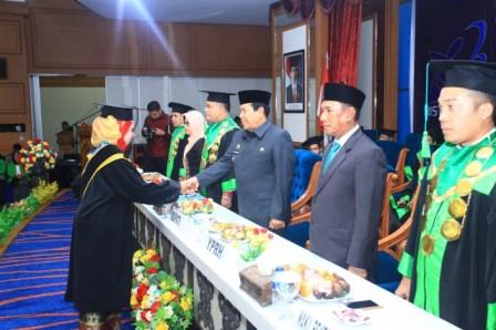 Universitas Pasir Pengarayan Wisuda 255 Mahasiswa 
