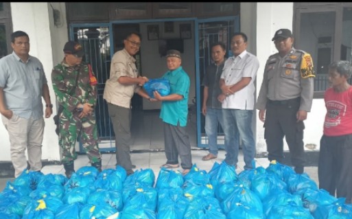 Bahagia Warga Talang Danto Disambangi Jumat Barokah PTPN V