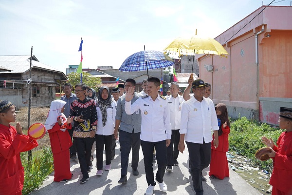 Bupati Rohil Resmikan Resmikan Kantor Lurah Sinaboi Kota Sumbangan Masyarakat