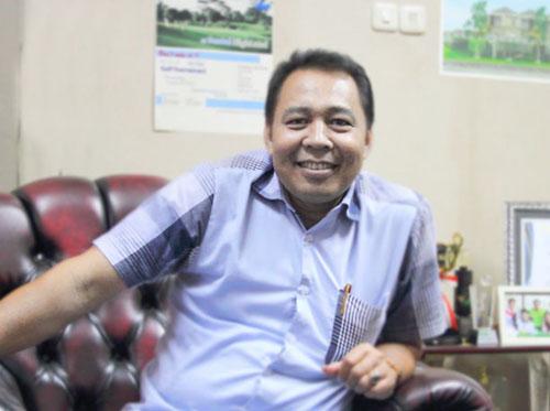 DPRD Riau Minta Gubernur Terbitkan Pergub Lelang Mobil Dinas Provinsi