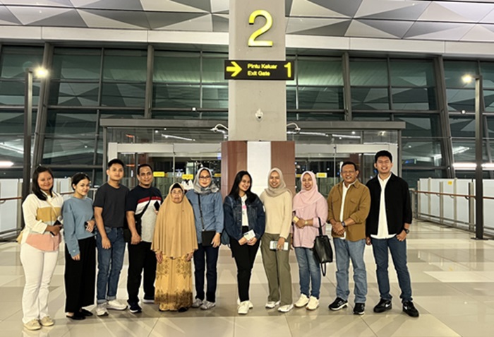 Rasa Haru Dua Putri Riau Penerima Beasiswa Prestasi PHR di Berangkat ke Amerika Serikat 