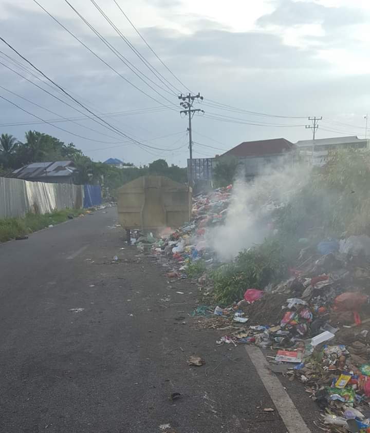 Lewat Jalan Rumbia Selatpanjang Dipastikan Tahan Napas dan Tutup Hidung 