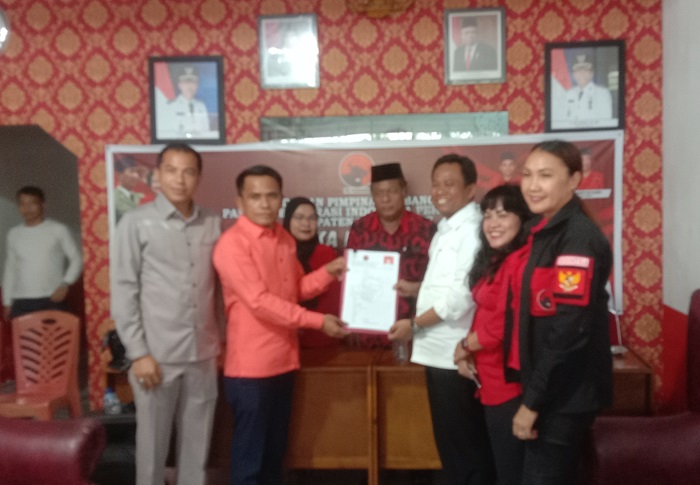 Siap Maju Pilkada 2024, Sulaiman Kembalikan Formulir Pendaftaran 