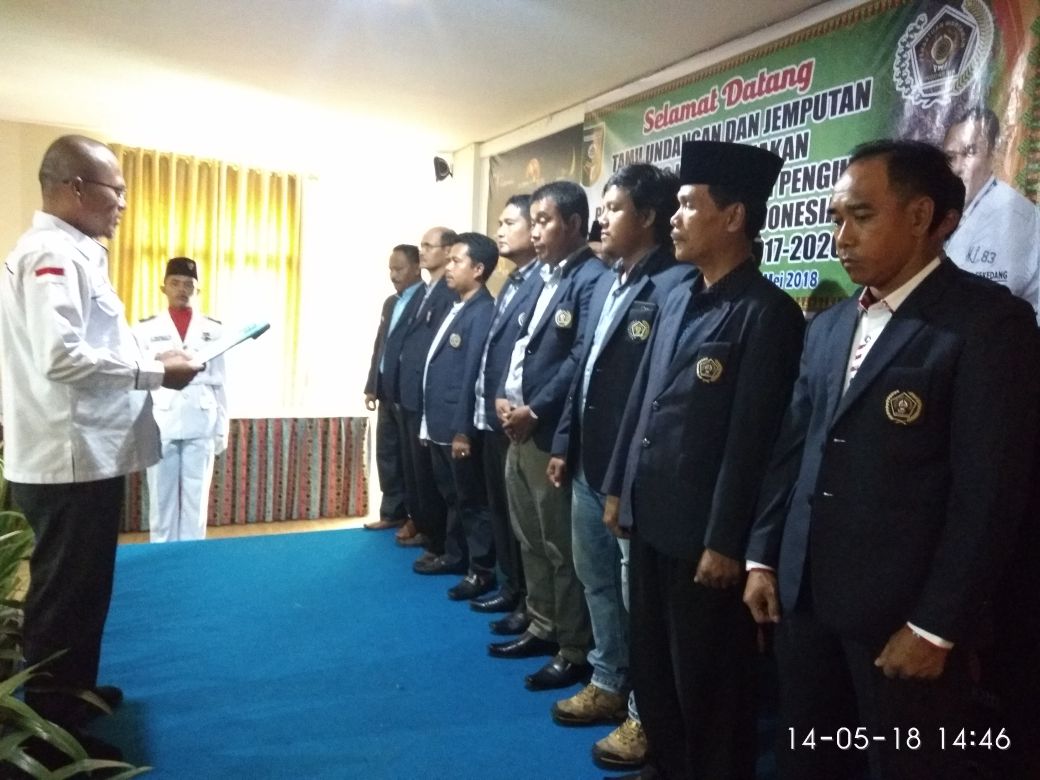 Wakil Ketua Bidang Organisasi PWI Riau Lantik Pengurus PWI Kuansing 2017-2020