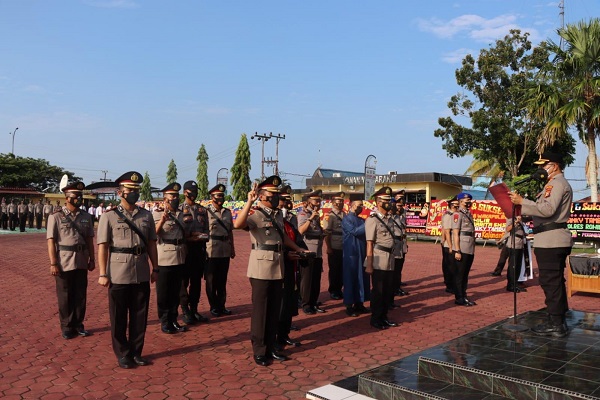 Kapolres Rohil Pimpin Sertijab Wakapolres, Kabag Ren, Kasatpol Airud dan 5 Kapolsek