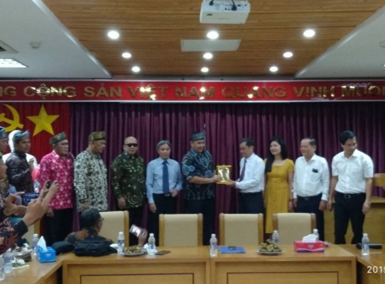 38 Peserta Studi Jurnalistik  PWI Riau Kunjungi  VJA di Ho Chi Minh City