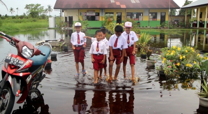Sempat Libur Karena Sekolah Terendam,  Siswa SDN 025 Kembali Aktif Belajar