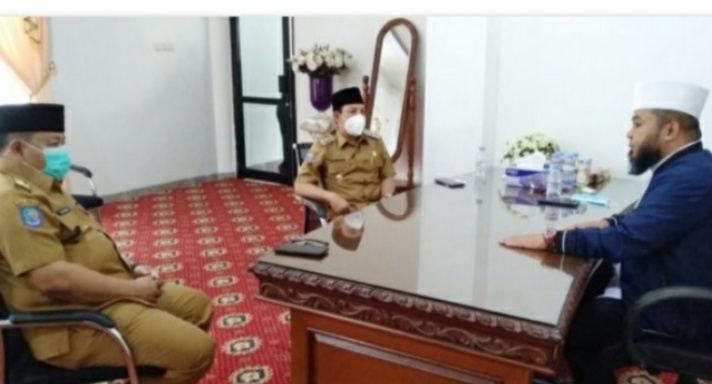 Helmi Hasan, Satu-satunya Kepala Daerah yang Berkantor di Masjid