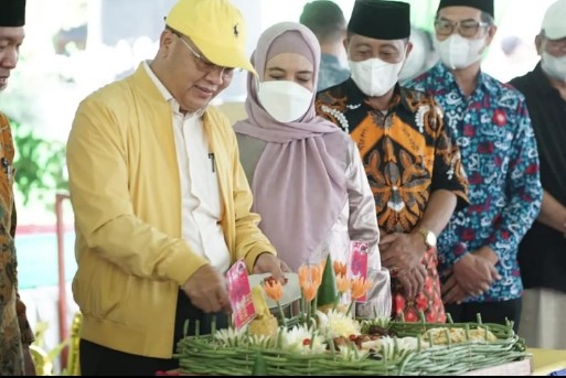 Gubernur Rohidin Buka S-FIVE GALAXY FIESTA dalam rangka HUT ke-32 SMA Negeri 5 Bengkulu Selatan