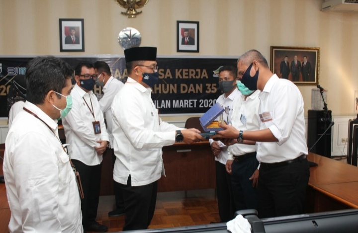 Hari Kemerdekaan, PTPN V Kucurkan Penghargaan Rp22,3 Miliar Kepada 1.559 Karyawan