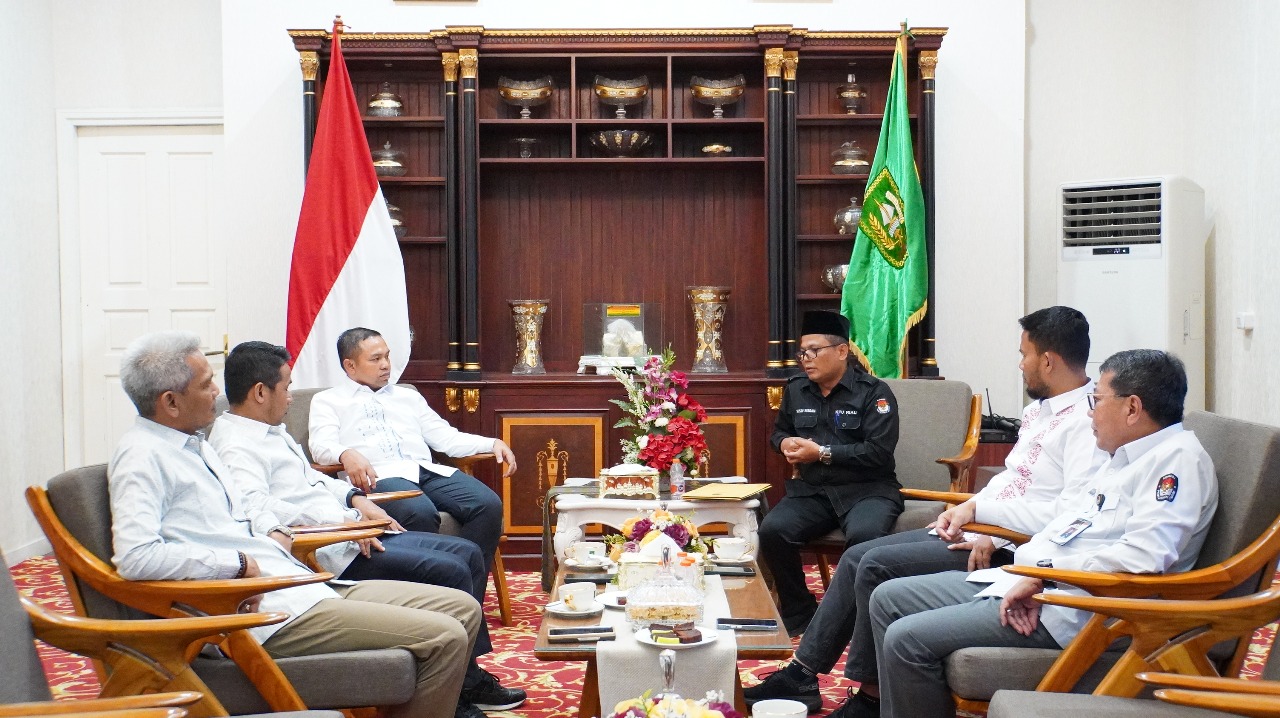 KPU Riau Kembalikan Sisa Dana Hibah Pilkada Riau Tahun 2024