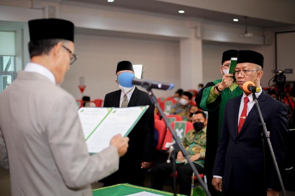 YLPI Riau Lantik Prof Syafrinaldi Sebagai Rektor UIR 2021-2025