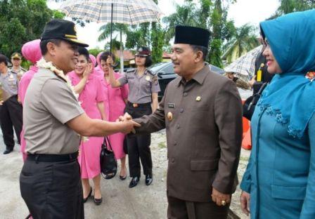  “Perang” Panas Anggota DPRD  Kampar Dengan Bupati  Jefry Noer