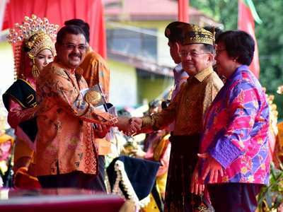 Usai Diterima Bupati, Piala Adipura Diarak Keliling Karimun