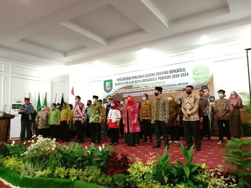 Plt Gubernur Kukuhkan Pengurus Asidewi Provinsi Bengkulu