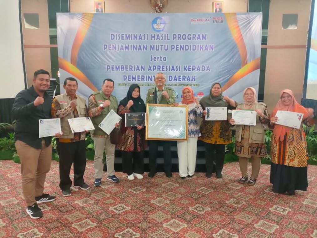Meranti Raih Juara Utama Apresiasi Mutu Pendidikan se- Provinsi Riau.