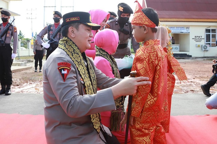 Kapolda Riau : Jangan Sakiti Masyarakat, Kemuliaan Polisi Ada Pada Masyarakat 