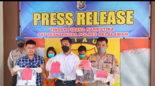 Tim Joker Polres Pelalawan Amankan 473 Gram Sabu Dari Sepasang Kekasih
