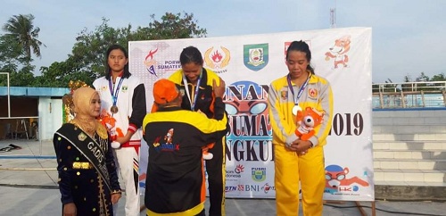 Cabor Renang Sumbang Emas Untuk Bengkulu